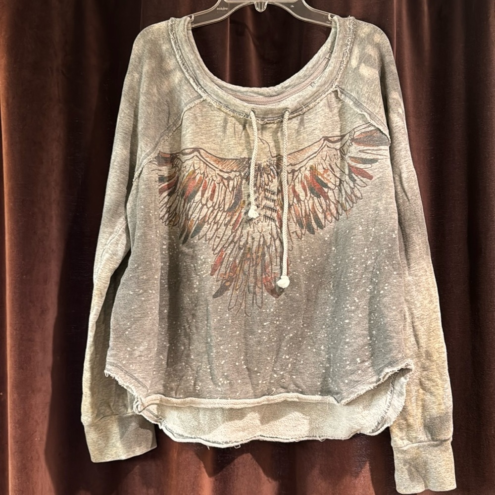 We The Free Distressed Wing Graphic Pullover Sweatshirt in Gray and Tan
